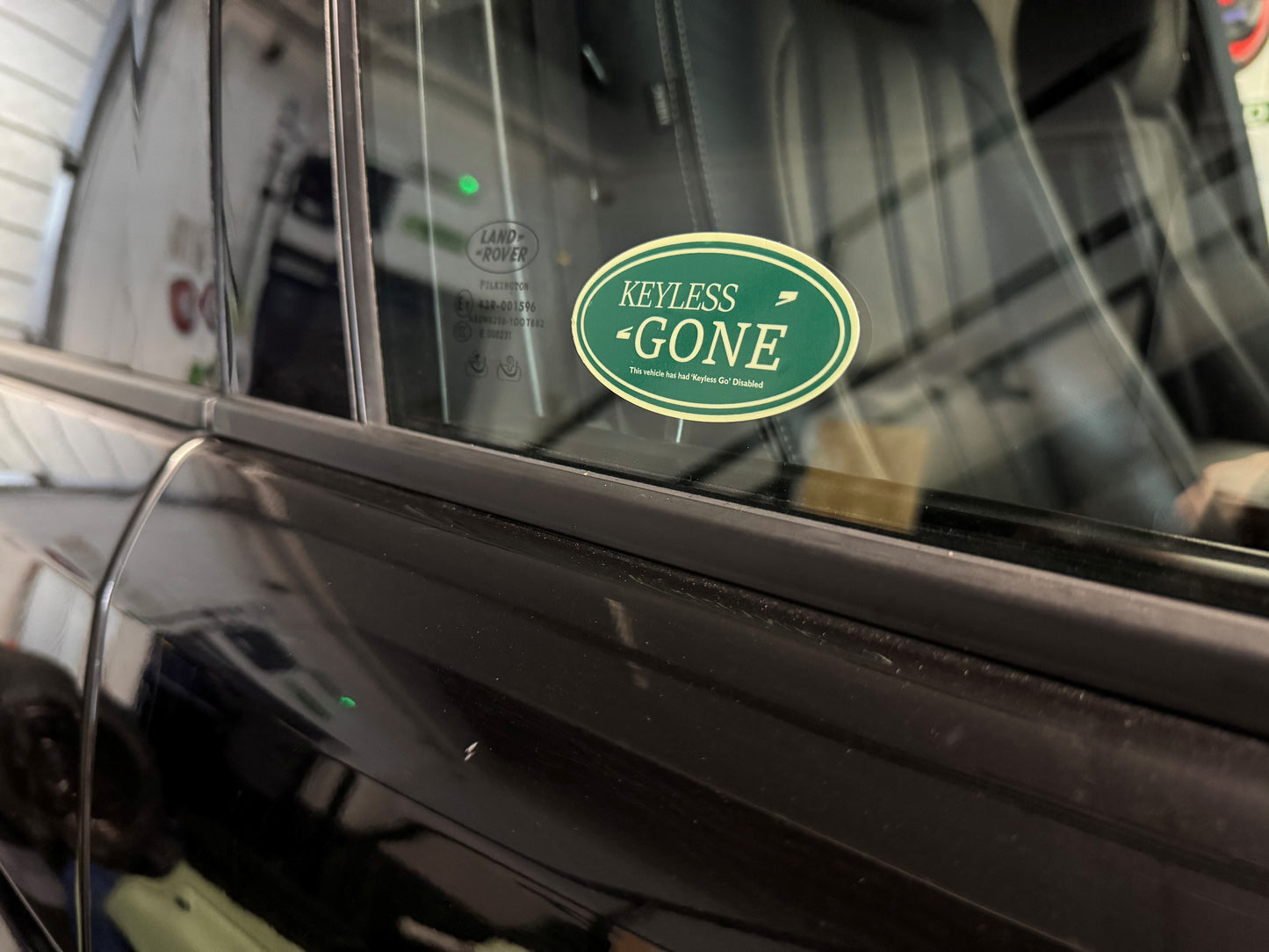 Keyless Gone – Anti-Theft Sticker for Range Rovers (2x Stickers)